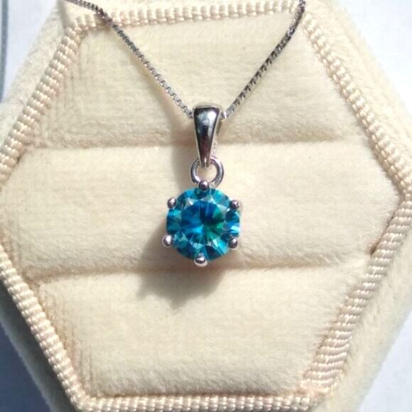 Certified 1ct t.w VVS1 Blue Moissanite Luxury Pendant Necklace - Picture 3 of 8
